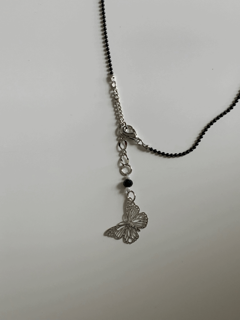 [Acc] Butterfly drop necklace / one color
